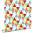 papel pintado triángulos rojo, amarillo y azul de ESTAhome