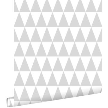 papel pintado triángulo geométrico gráfico gris claro cálido y blanco mate de ESTAhome