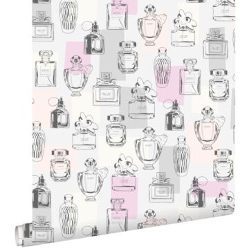 papel pintado frascos de perfume morado lila, rosa melocotón claro, gris y blanco de ESTAhome