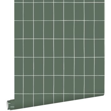 papel pintado azulejos pequeños verde grisáceo y blanco de ESTAhome