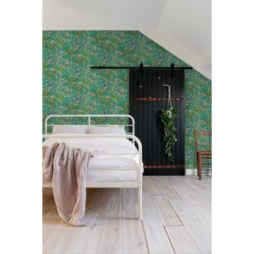 papel pintado dormitorio hojas de la selva tropical y pájaros del paraíso azul petroleo y verde selva 139233