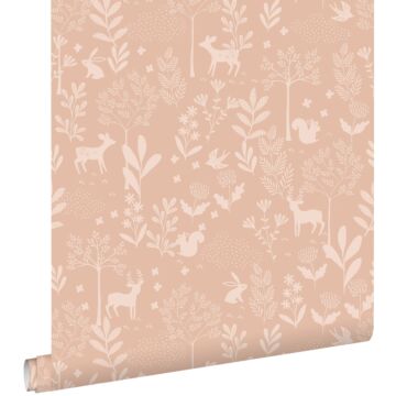 papel pintado bosque con animales del bosque rosa terracota de ESTAhome