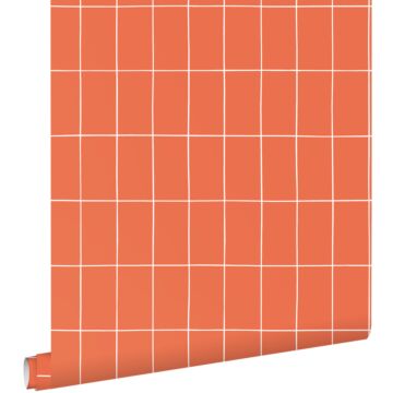 papel pintado azulejos pequeños naranja y blanco de ESTAhome