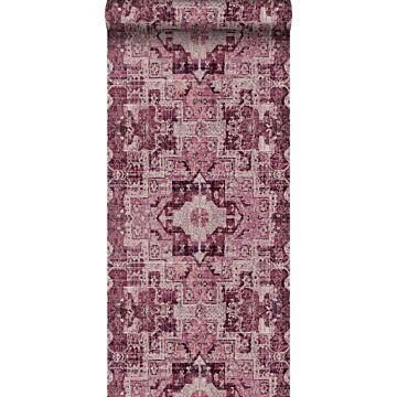 papel pintado alfombra Keilim de retazos vintage de Marrakech o de Ibiza rojo burdeos de ESTAhome
